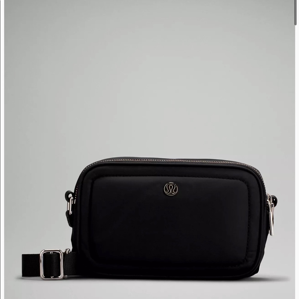 COPY - LULULEMON camera bag